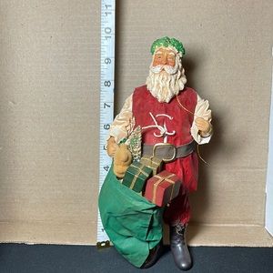 Jolly Ol’ Saint Nick! Santa figurine